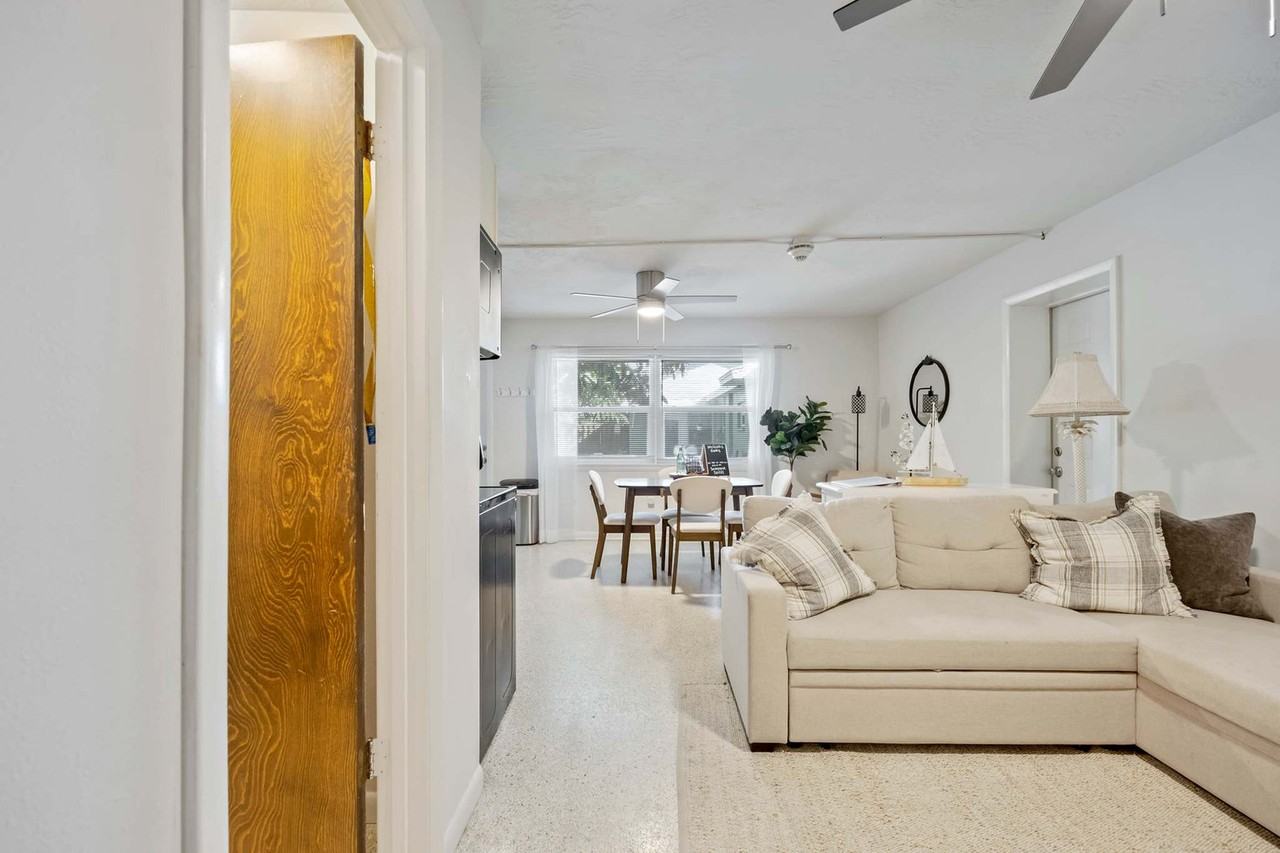 105 Northeast 3rd Street - Photo 7 of 17