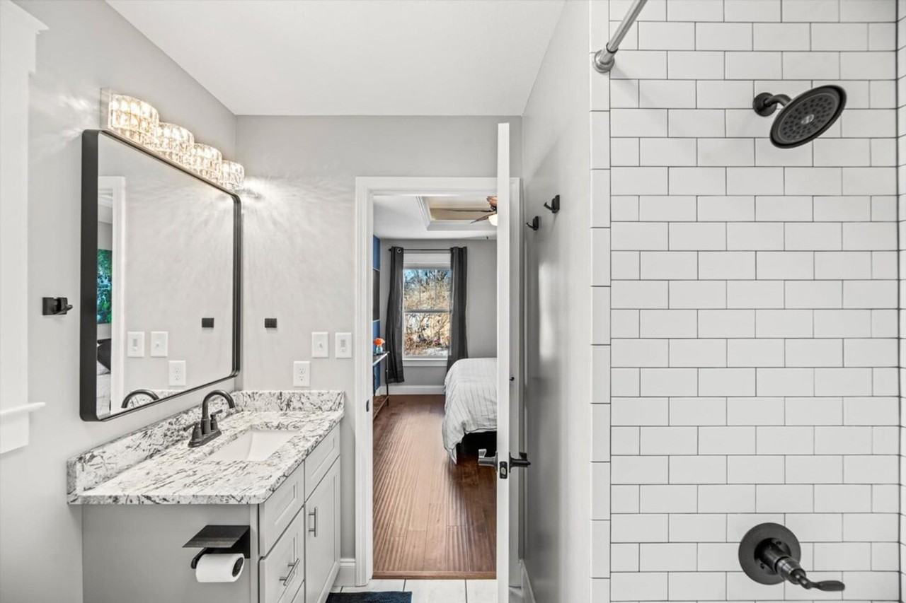 2504 Harvey St #1049678P - Photo 4 of 22