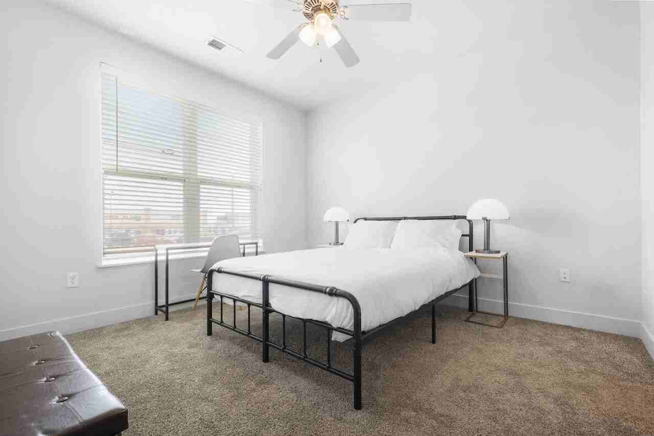 8506 Westfield Boulevard - Photo 4 of 56