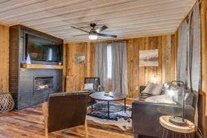 featured image of 4557 Hooper Hwy