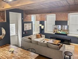 featured image of 1141 N 4th St