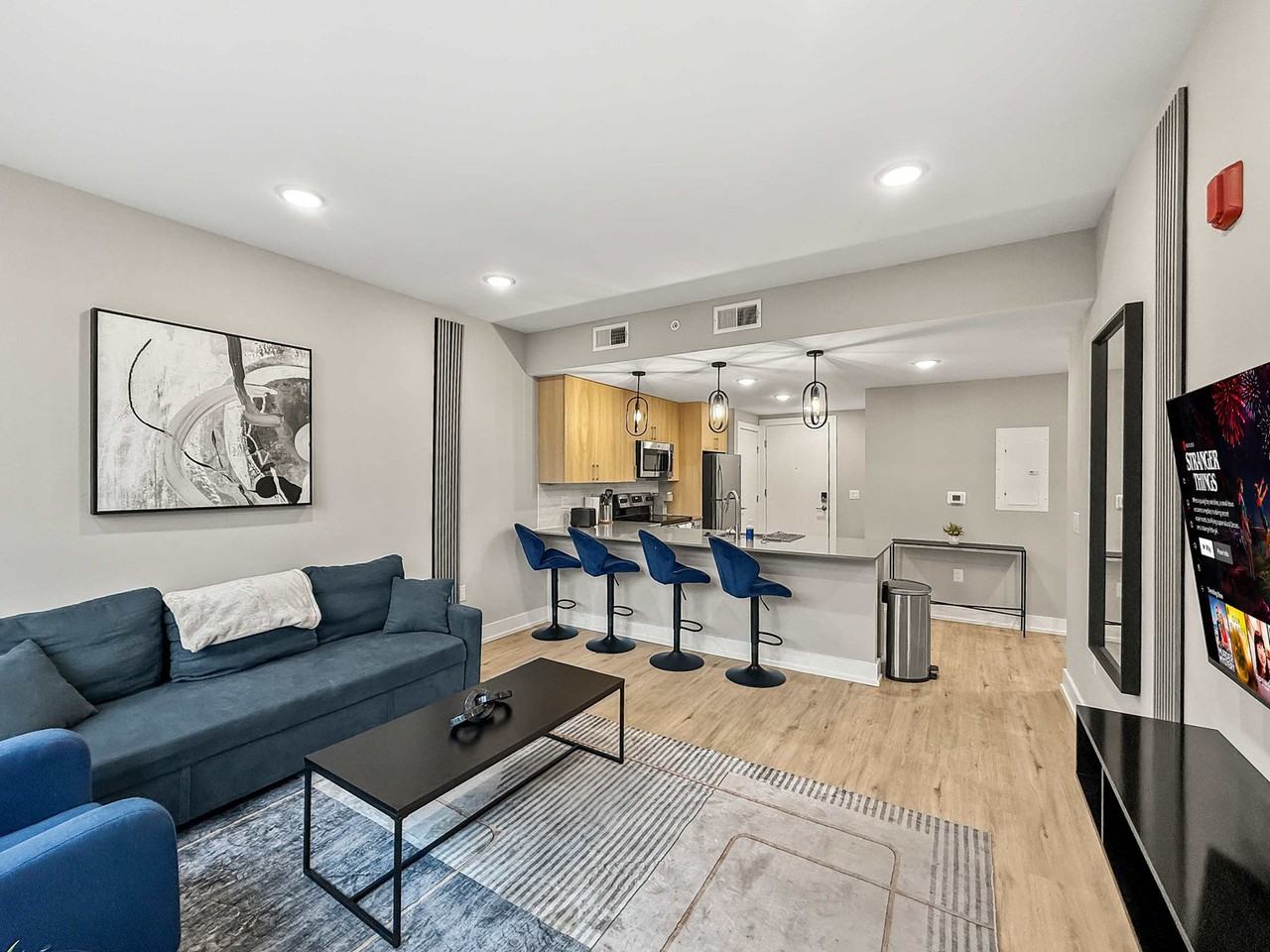 626 N Columbus Blvd #1055928P - Photo 3 of 16