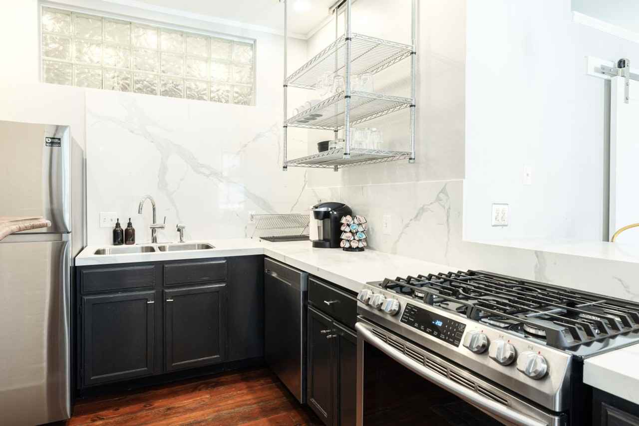 111 E 13th St #1056146P - Photo 4 of 27