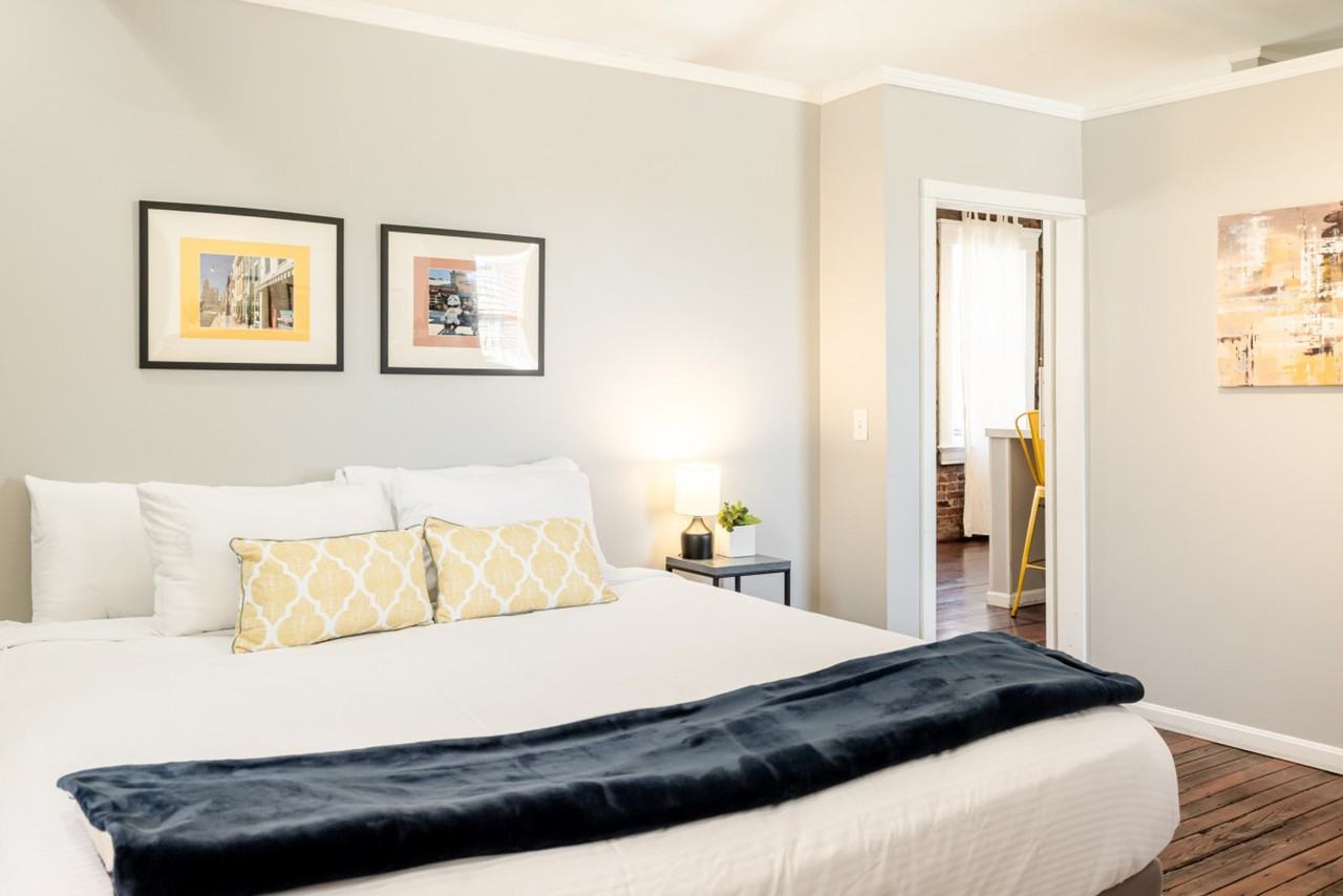 111 E 13th St #1056146P - Photo 6 of 27