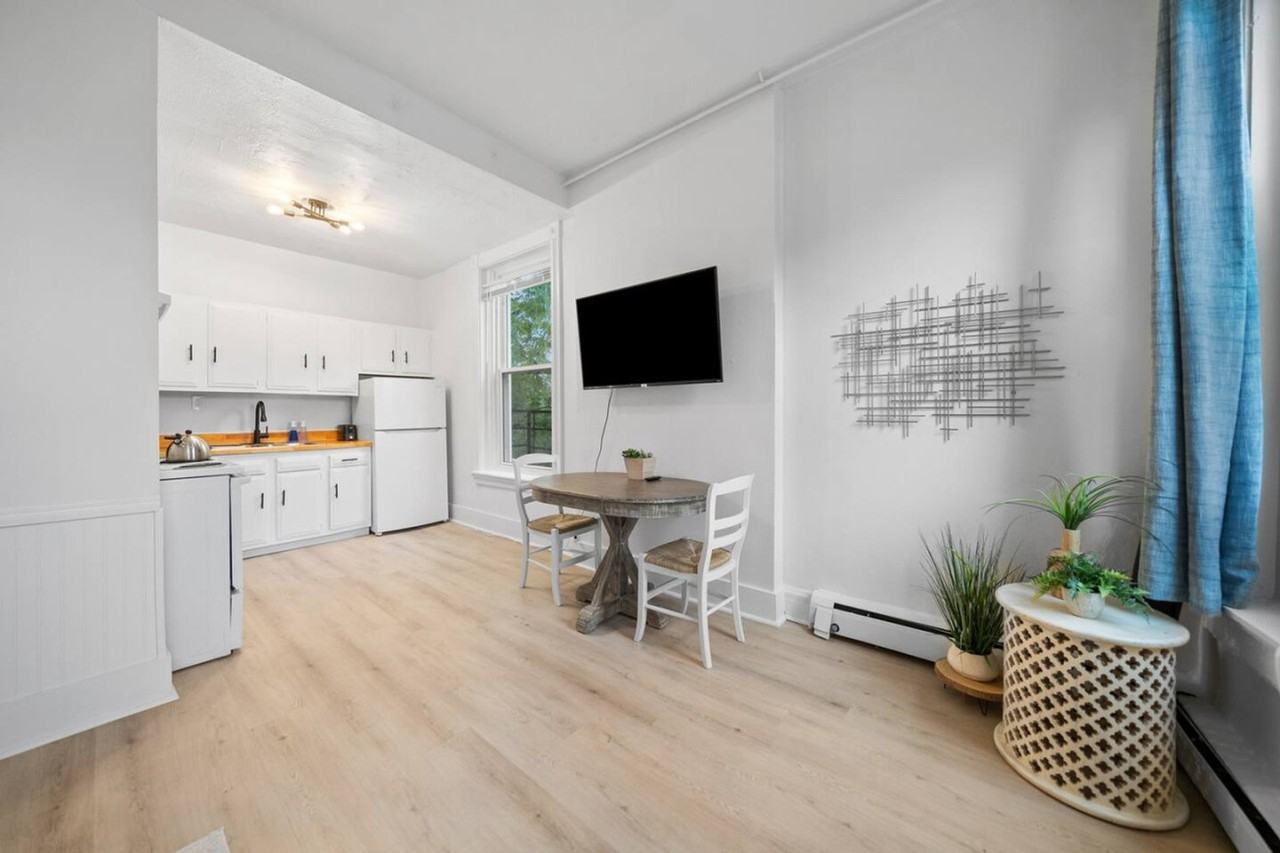 242 Mccormick Pl #1056118P - Photo 3 of 18