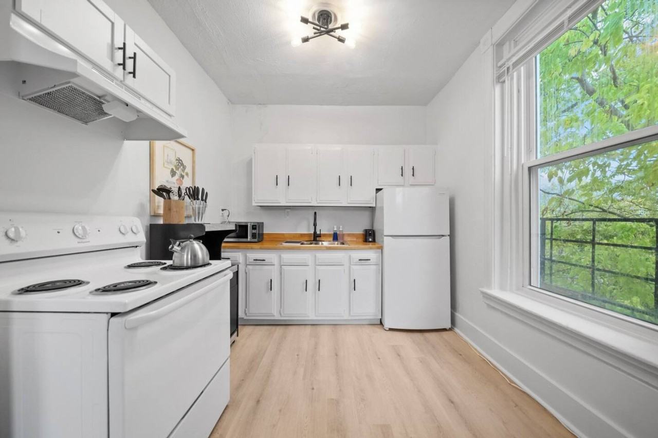 242 Mccormick Pl #1056118P - Photo 4 of 18