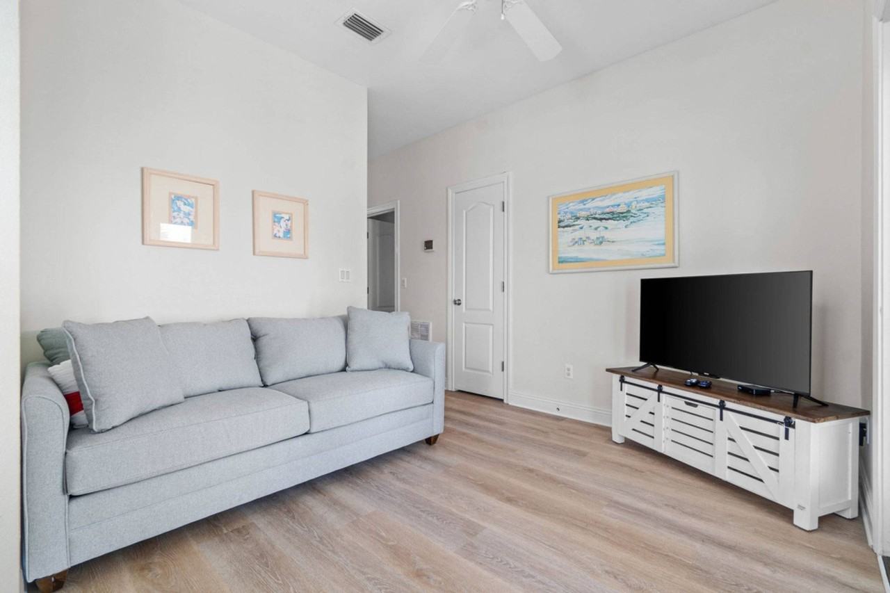 42 Topaz Cv #1056196P - Photo 3 of 50