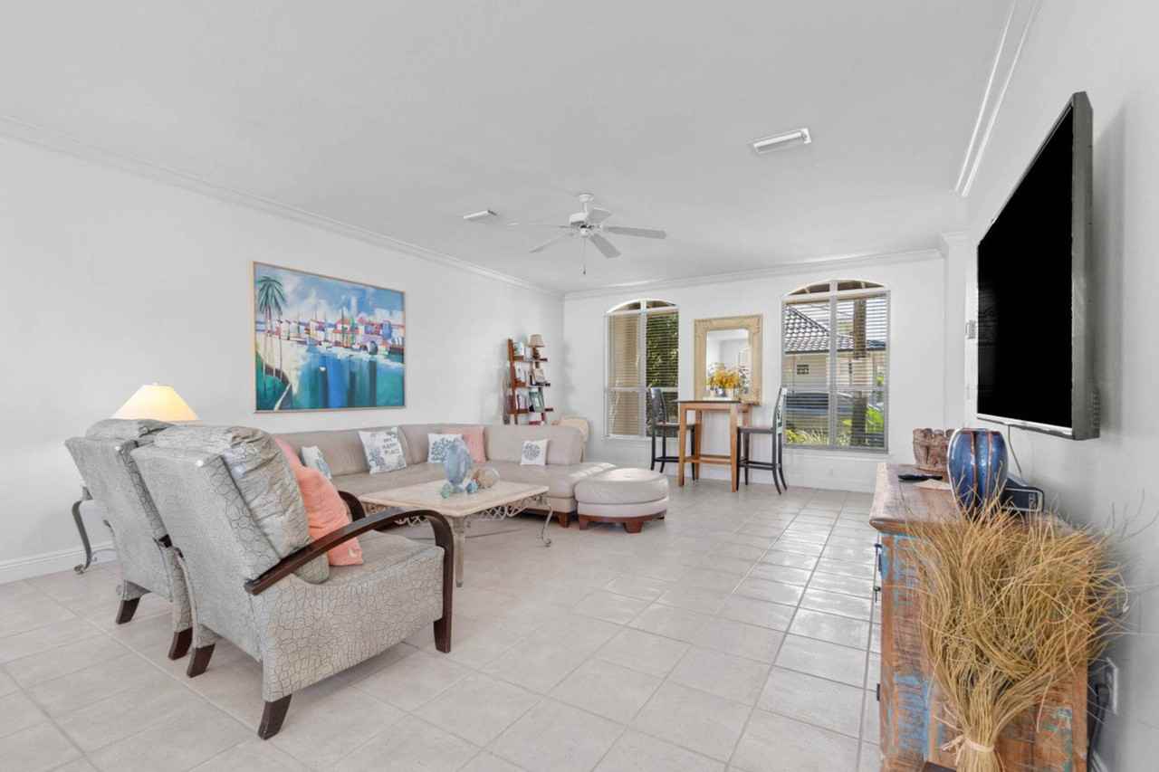 42 Topaz Cv #1056196P - Photo 4 of 50