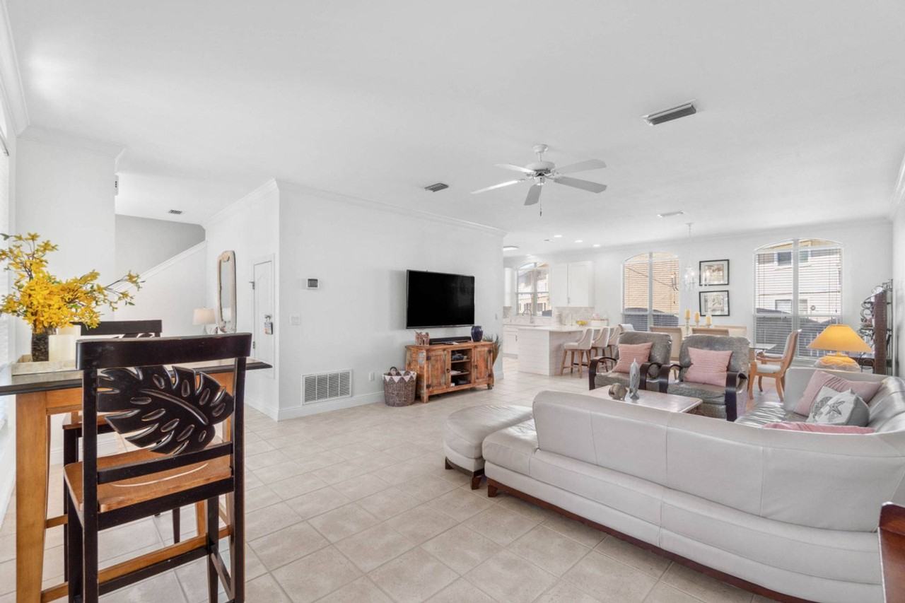 42 Topaz Cv #1056196P - Photo 5 of 50