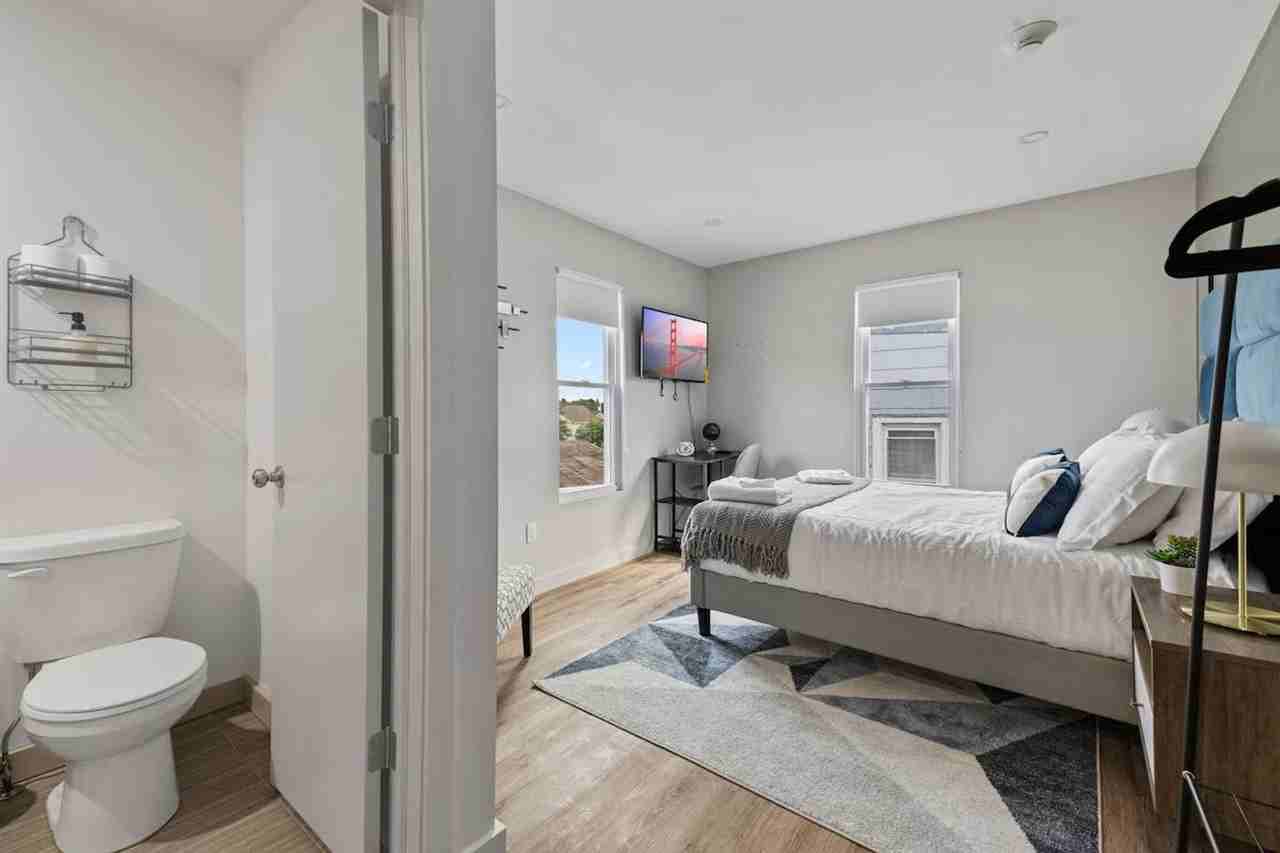 154 Wickham Ave #1056797P - Photo 5 of 8