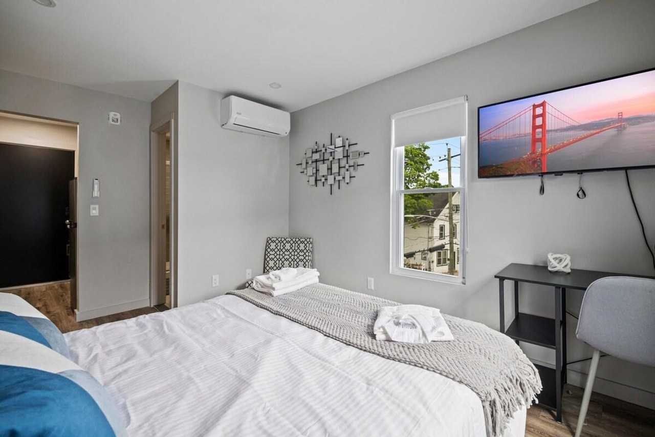 154 Wickham Ave #1056797P - Photo 6 of 8