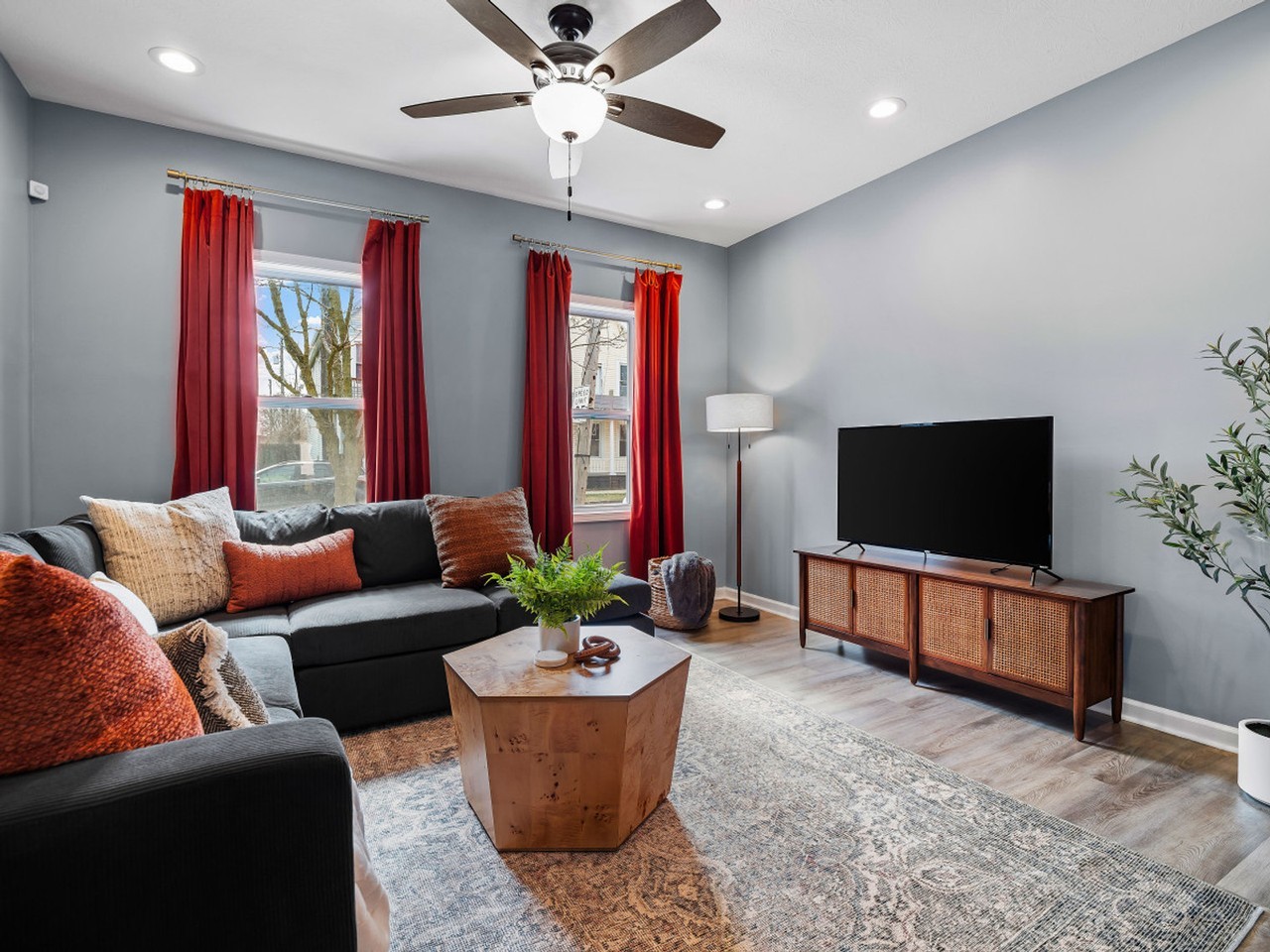 6110 Lawn Avenue #1061038P - Photo 4 of 44