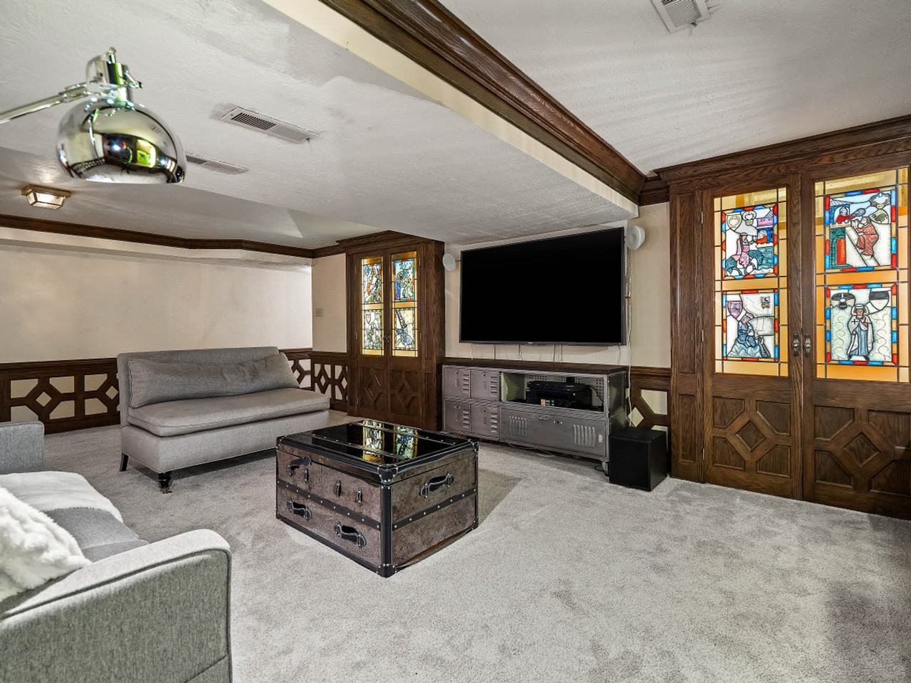 1811 Breezewood Dr #1061039P - Photo 3 of 50