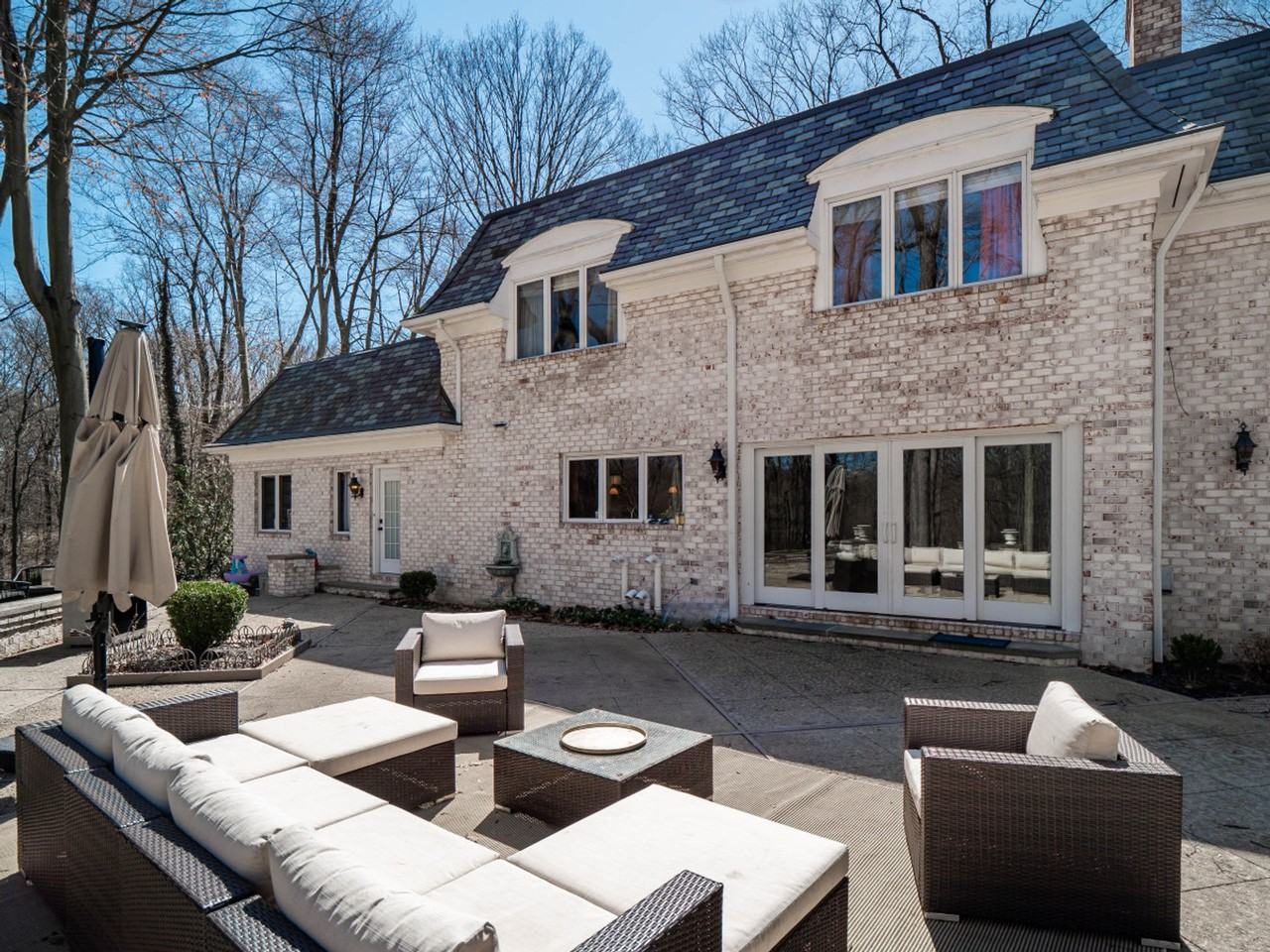 1811 Breezewood Dr #1061039P - Photo 7 of 50