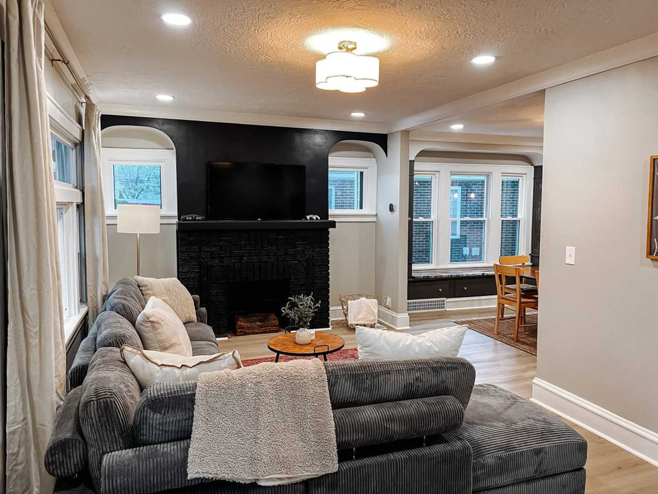 3923 Victory Blvd #1061041P - Photo 3 of 28