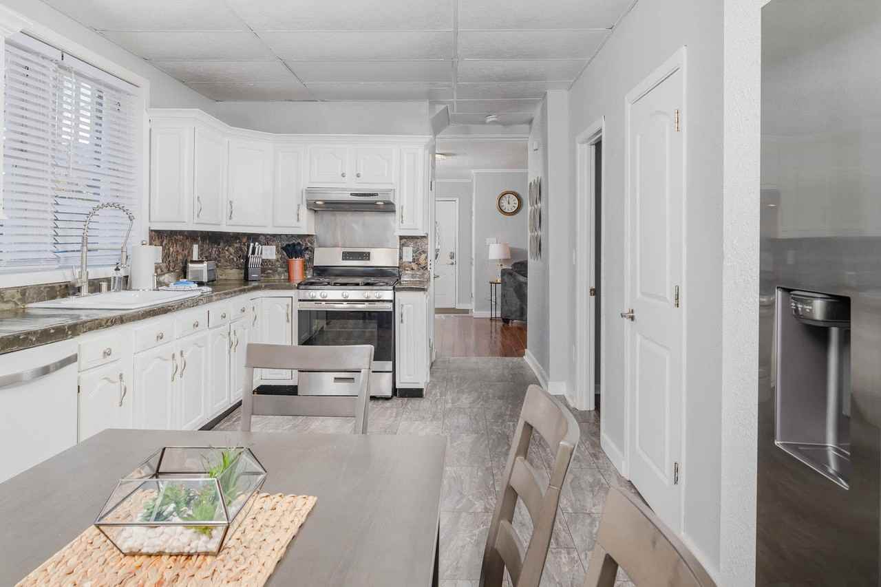 212 Baldwin Ave #1061634P - Photo 5 of 21