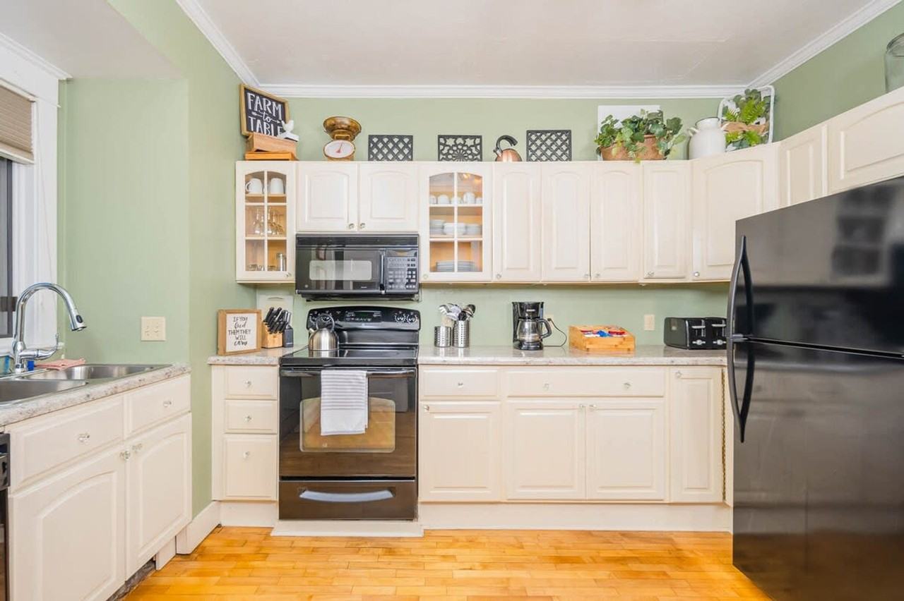 609 S State St #1061651P - Photo 2 of 14