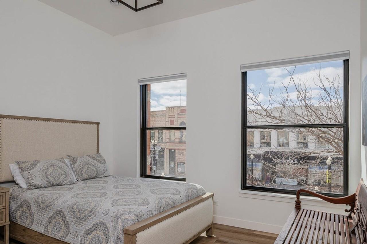 127 W Wisconsin Ave #1061653P - Photo 5 of 11