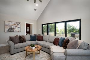 featured image of 100 Moss St