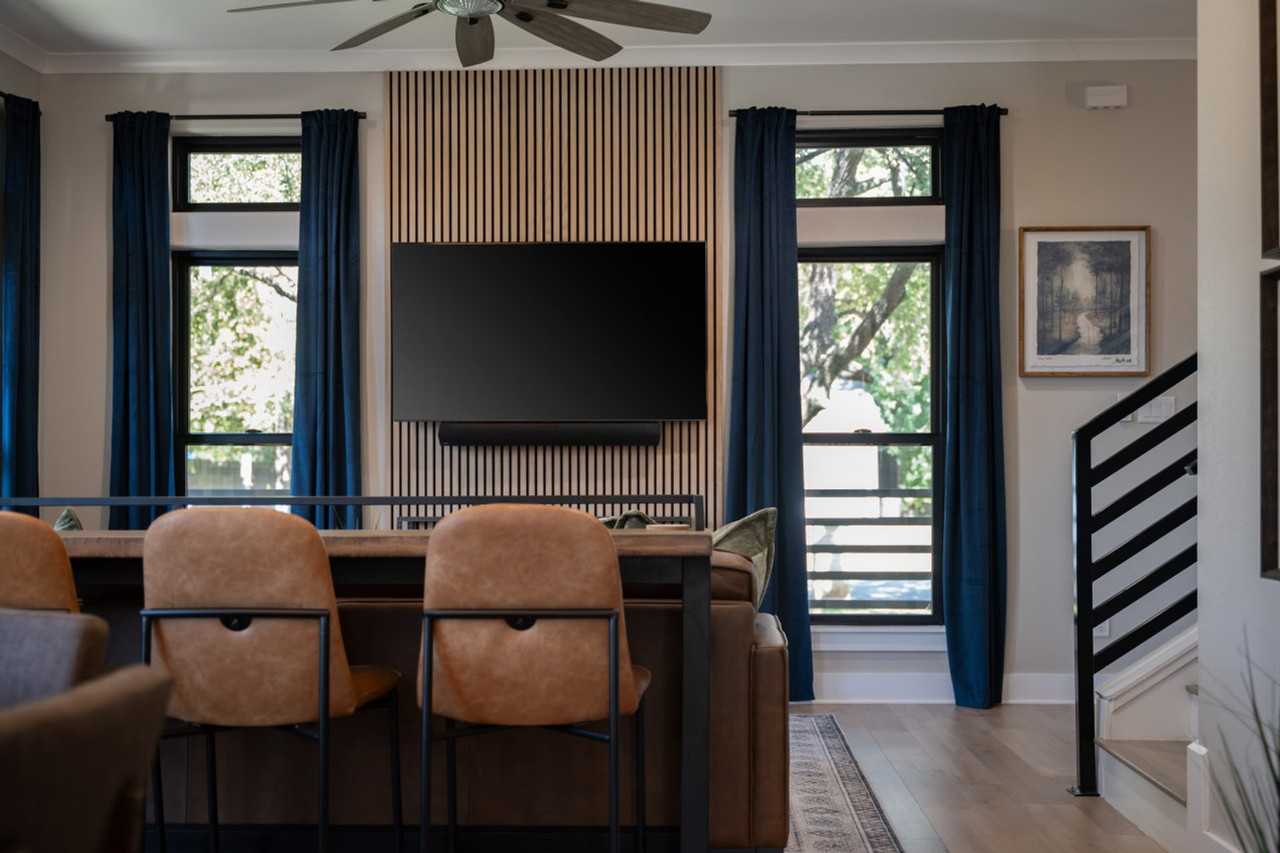 100 Moss St #1071606P - Photo 2 of 37