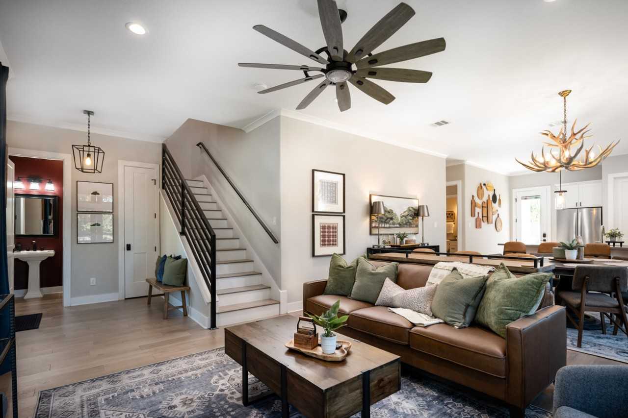 100 Moss St #1071606P - Photo 3 of 37