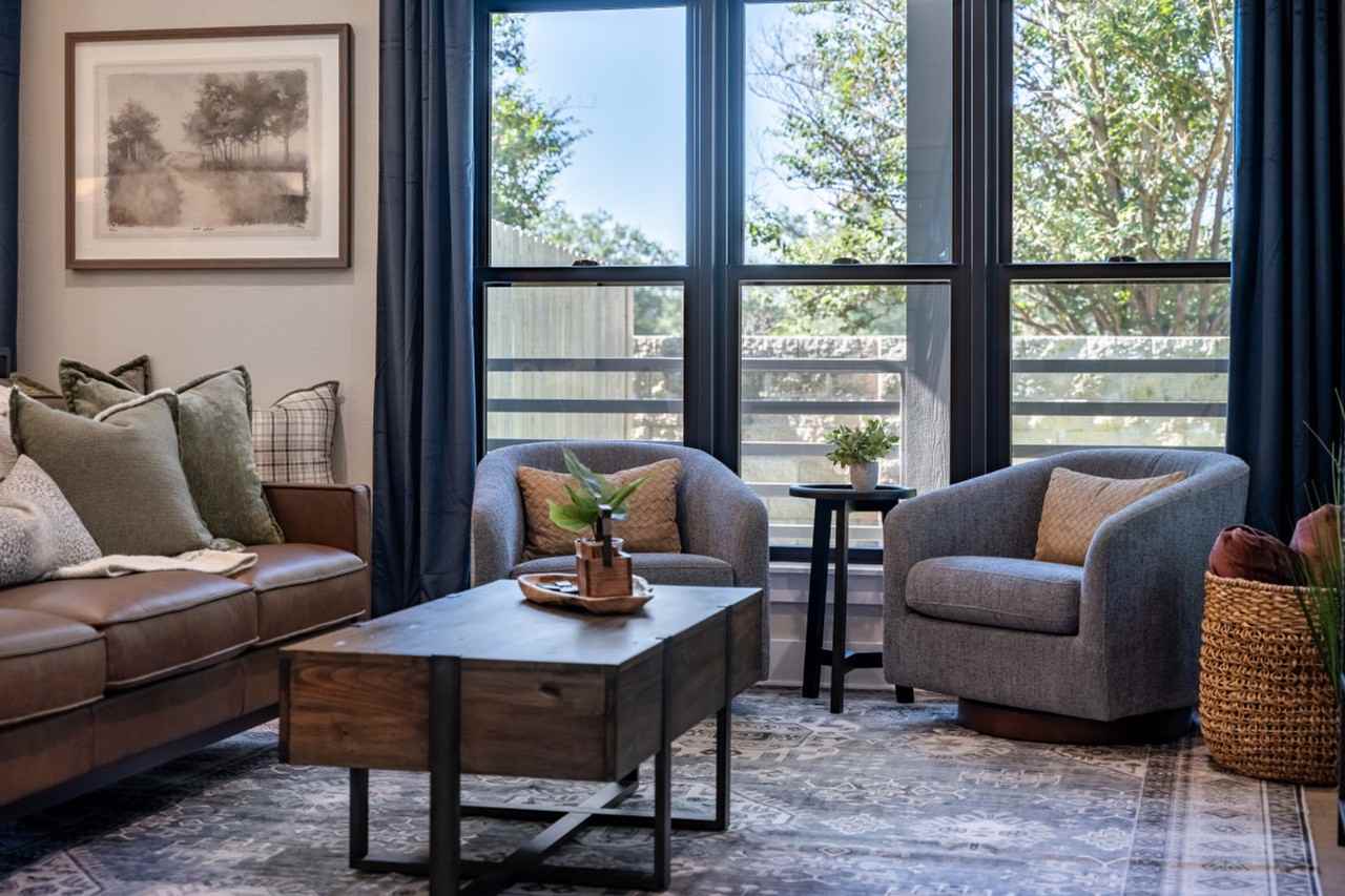 100 Moss St #1071606P - Photo 5 of 37