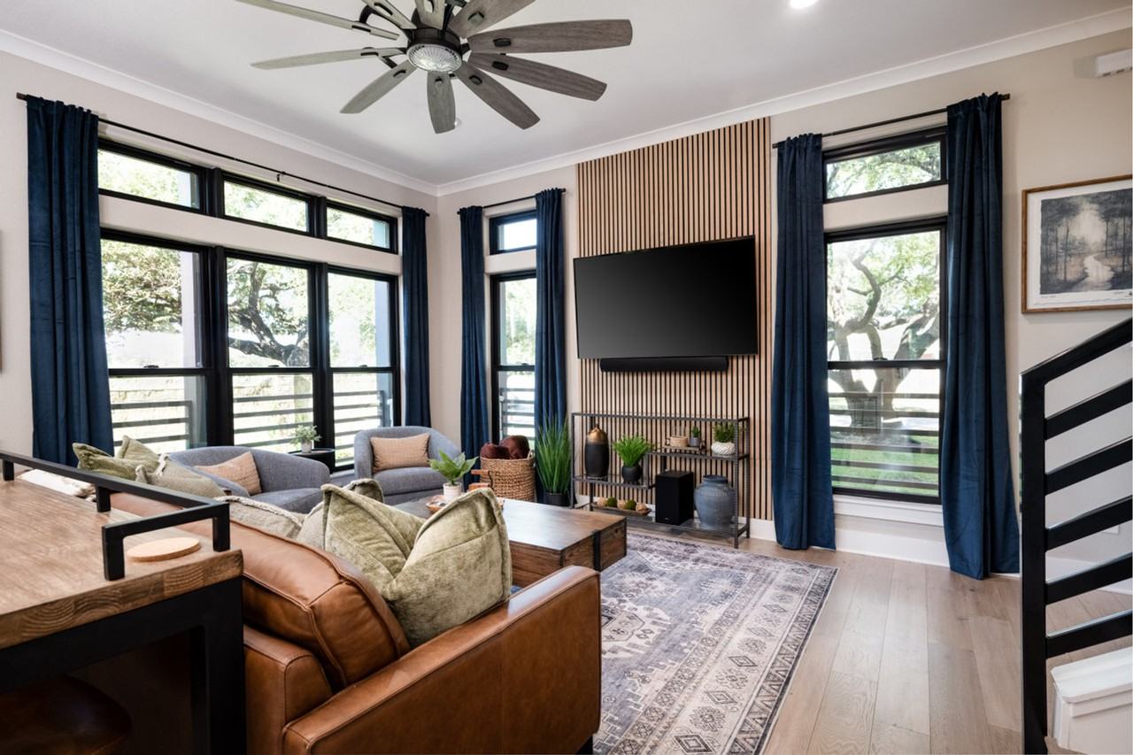 100 Moss St #1071606P - Photo 6 of 37