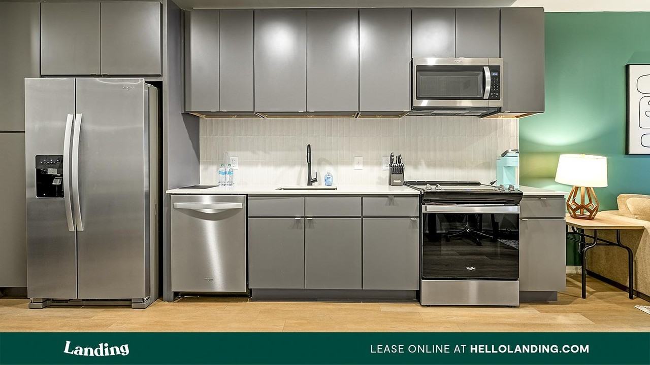 318 W Corporation St - Photo 3 of 50