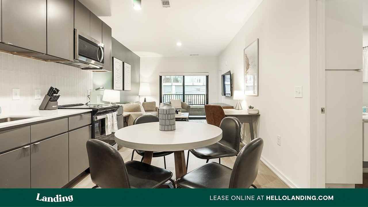 318 W Corporation St - Photo 5 of 50