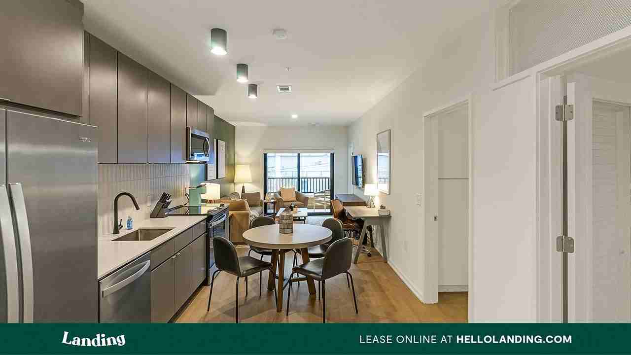 318 W Corporation St - Photo 6 of 50