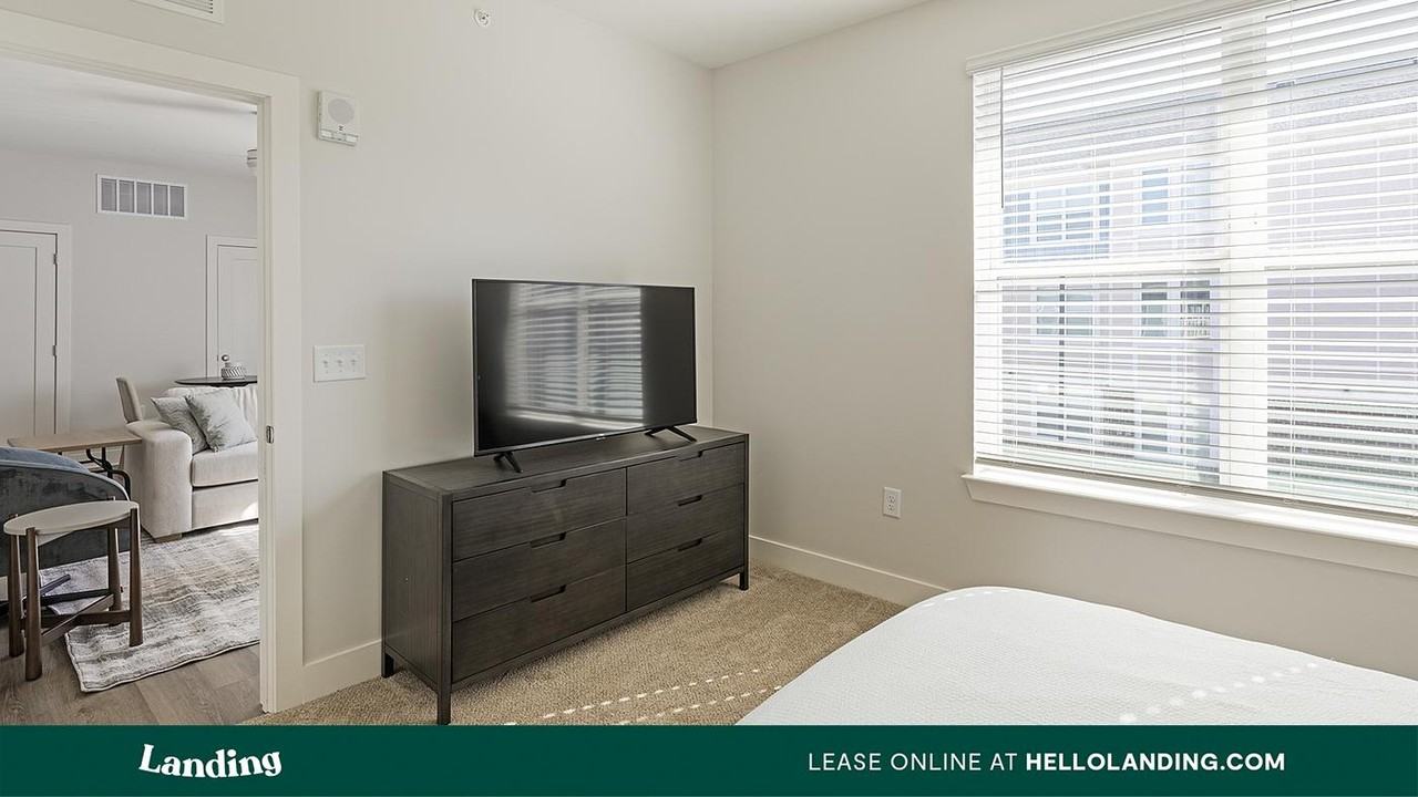 556 Martin Rd SW - Photo 7 of 50