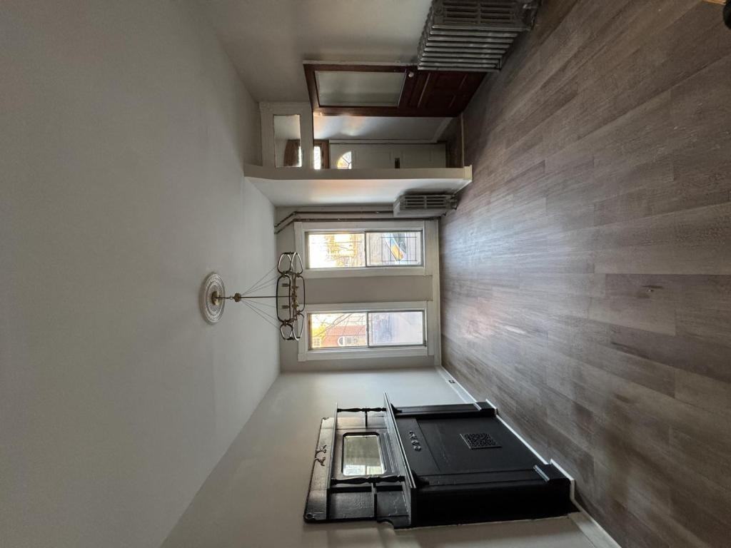 320 N Carrollton Ave - Photo 2 of 15