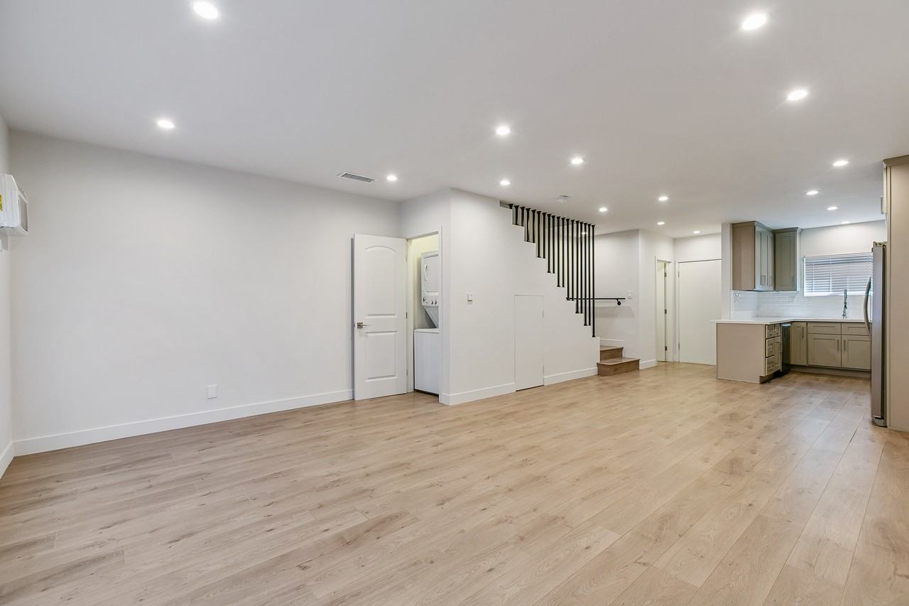 4053 West 23rd Street #D - Photo 6 of 16