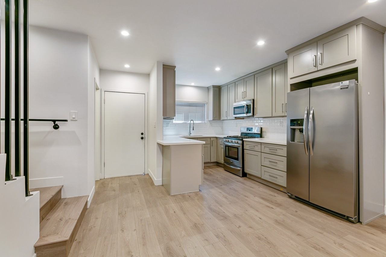 4053 West 23rd Street #D - Photo 4 of 16