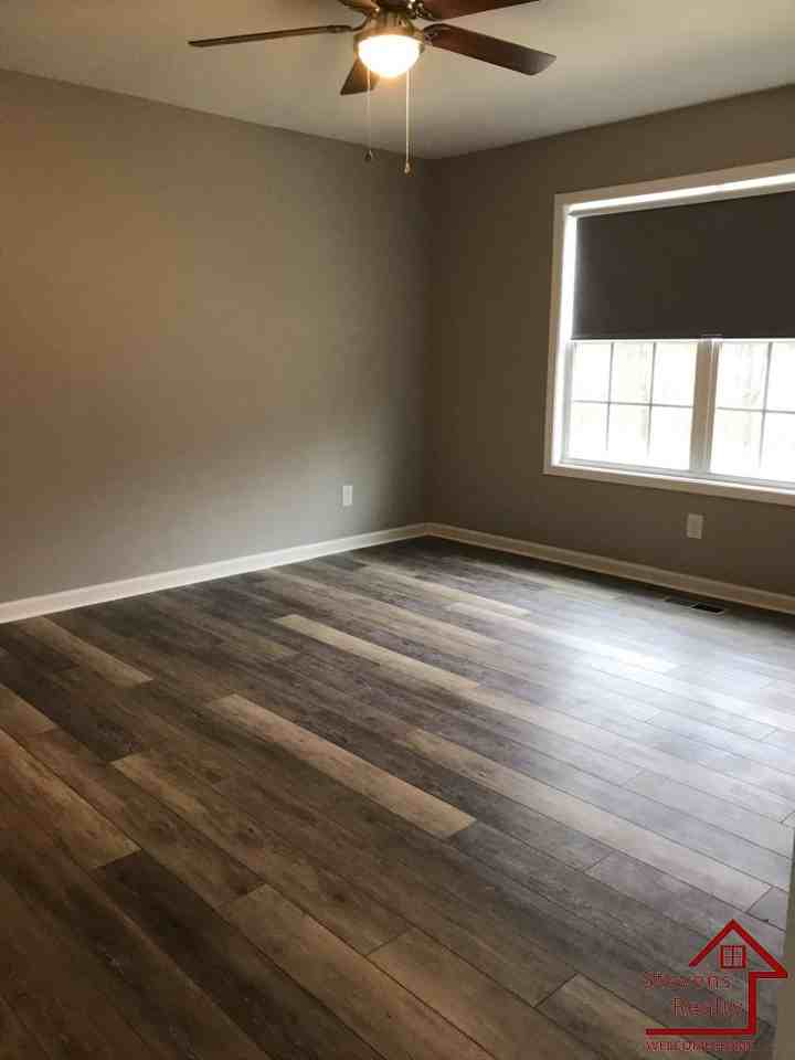 811 Comer Rd - Photo 2 of 26