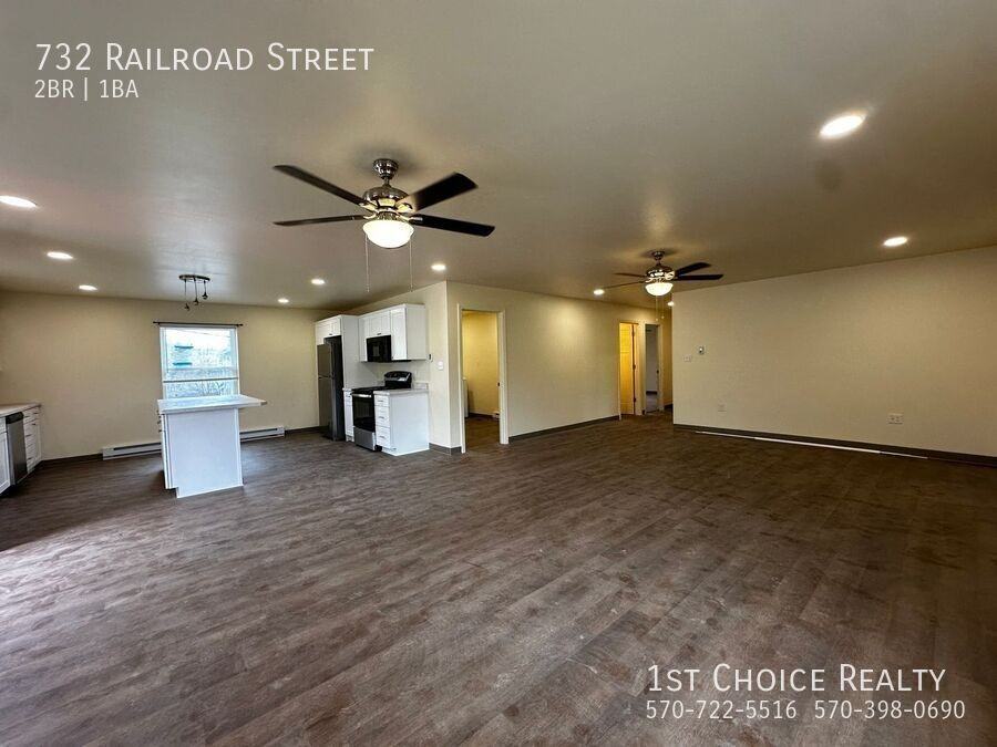 732 Railroad St - Photo 2 of 21