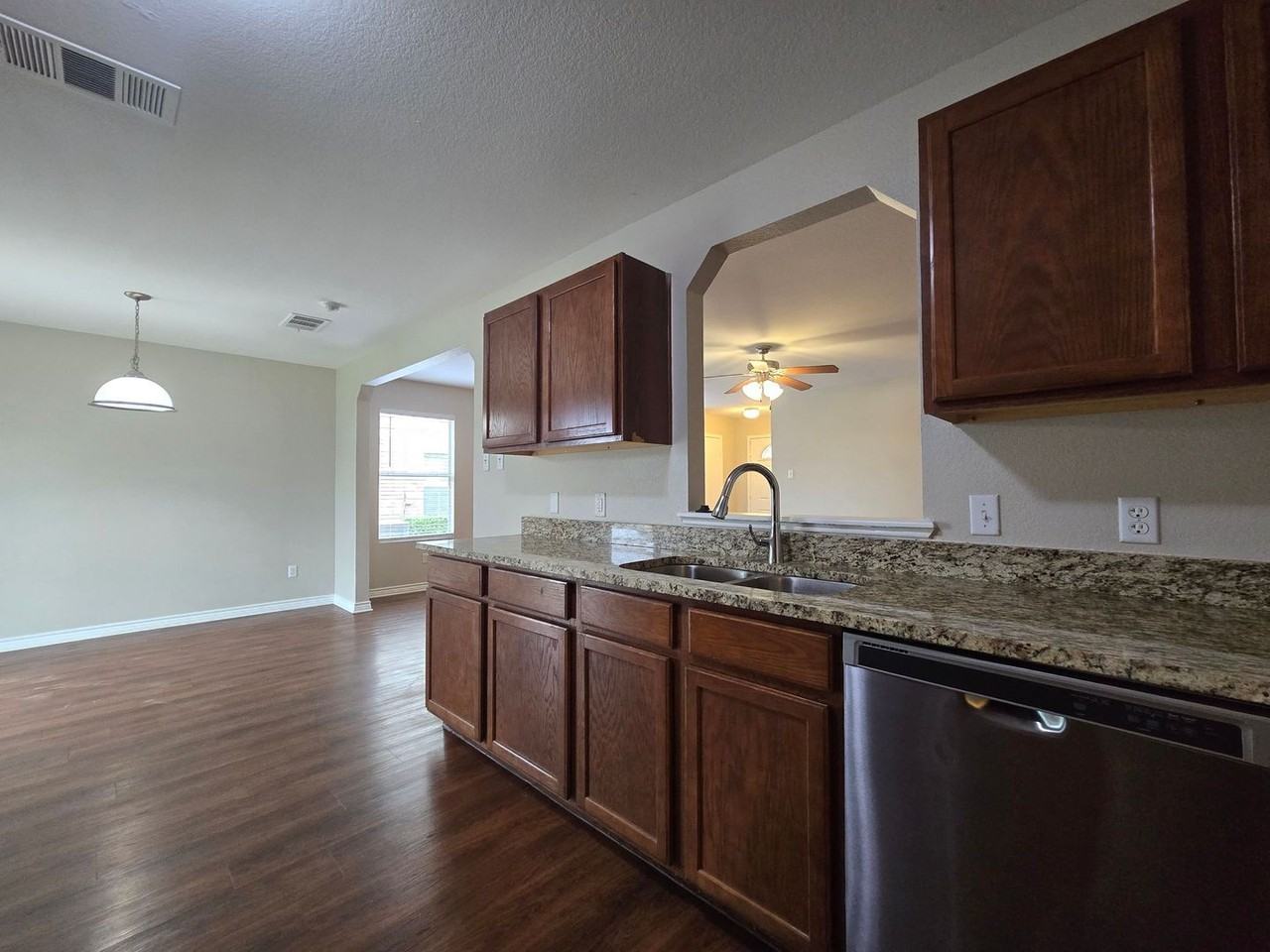 5302 Lyra Dr - Photo 6 of 29