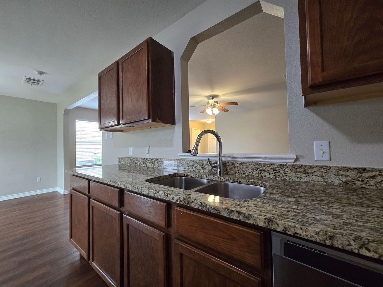 5302 Lyra Dr - Photo 7 of 29