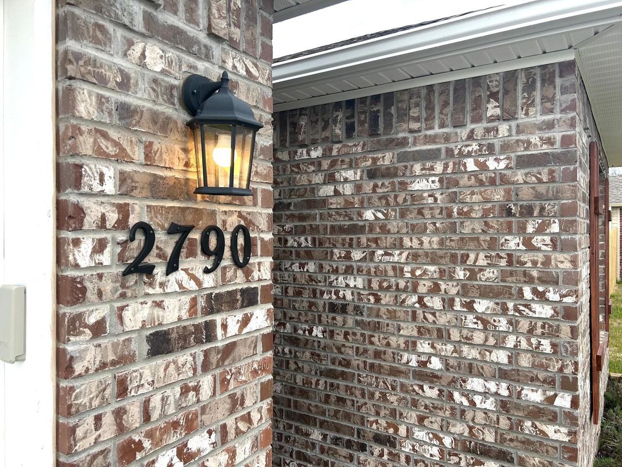 2790 W Azurite St - Photo 2 of 30