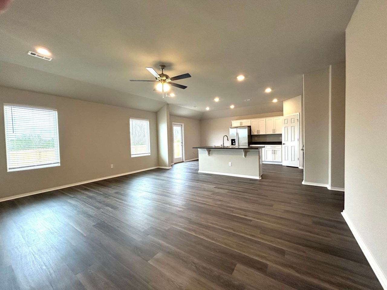 2790 W Azurite St - Photo 3 of 30