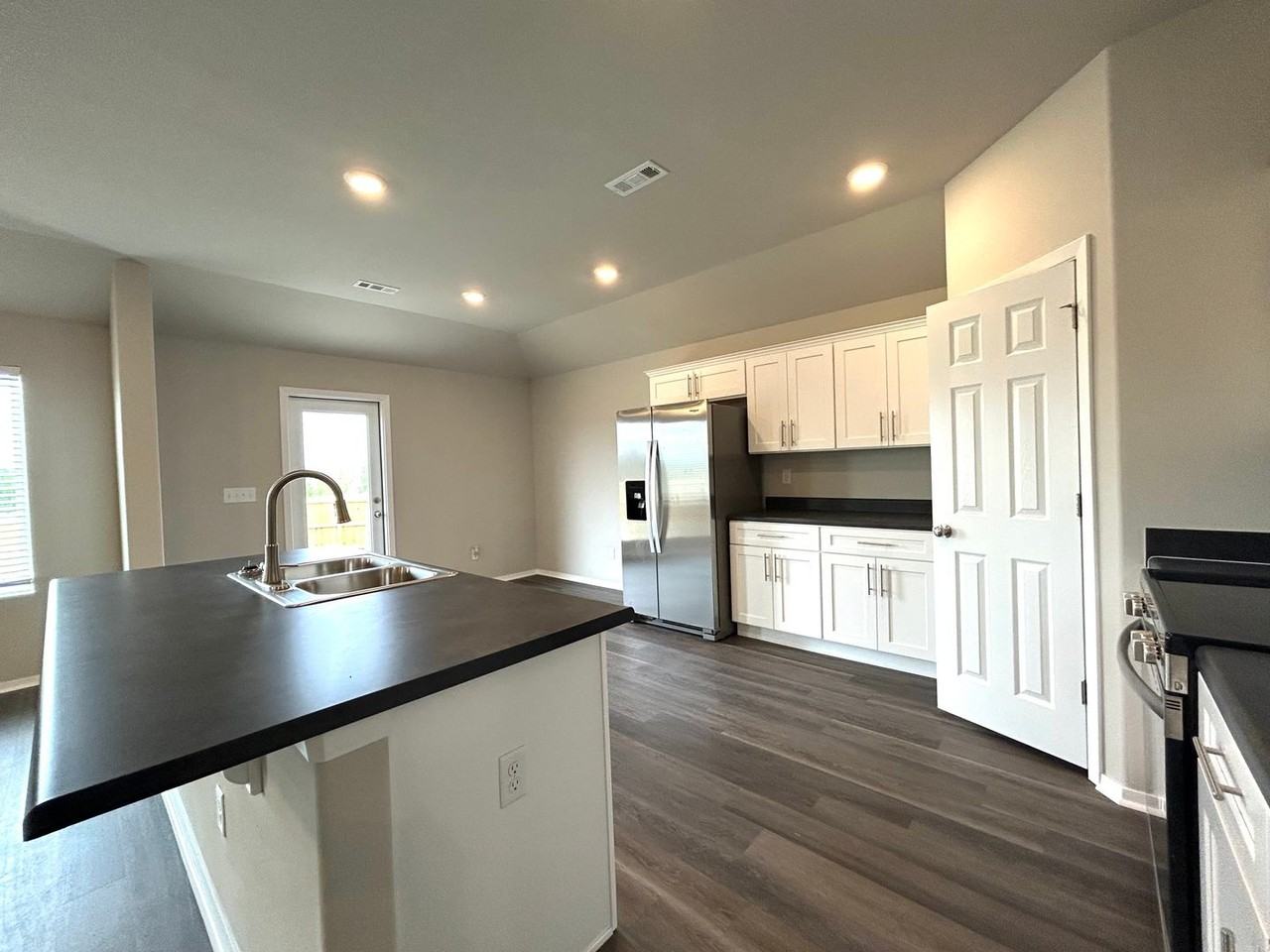 2790 W Azurite St - Photo 5 of 30