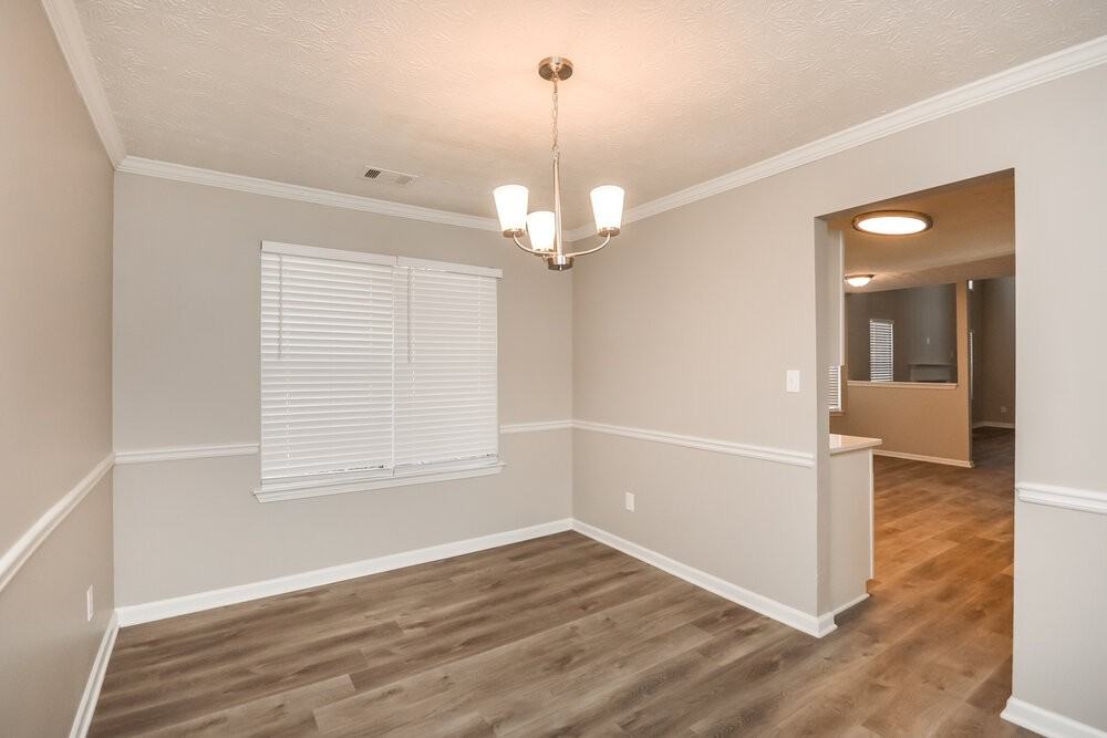5621 Winchester Pl - Photo 5 of 17