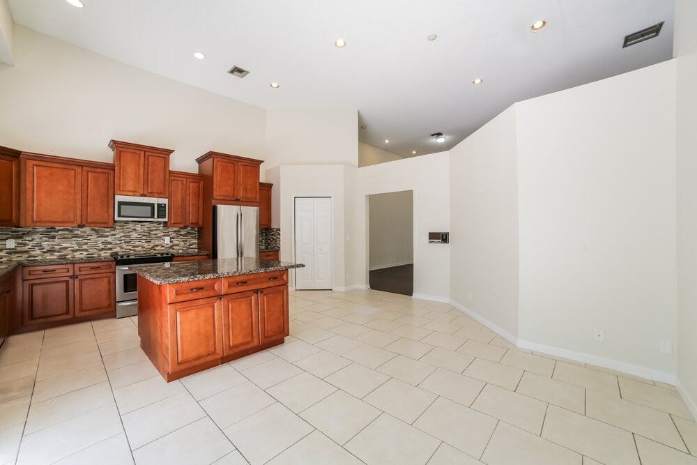 7770 Highlands Cir - Photo 7 of 16