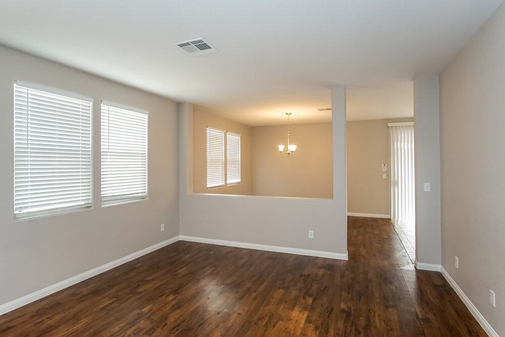 7392 Garnet Creek Ct - Photo 4 of 16