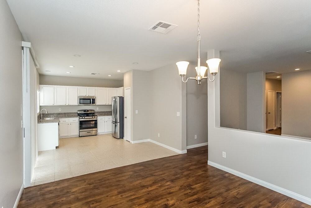 7392 Garnet Creek Ct - Photo 7 of 16