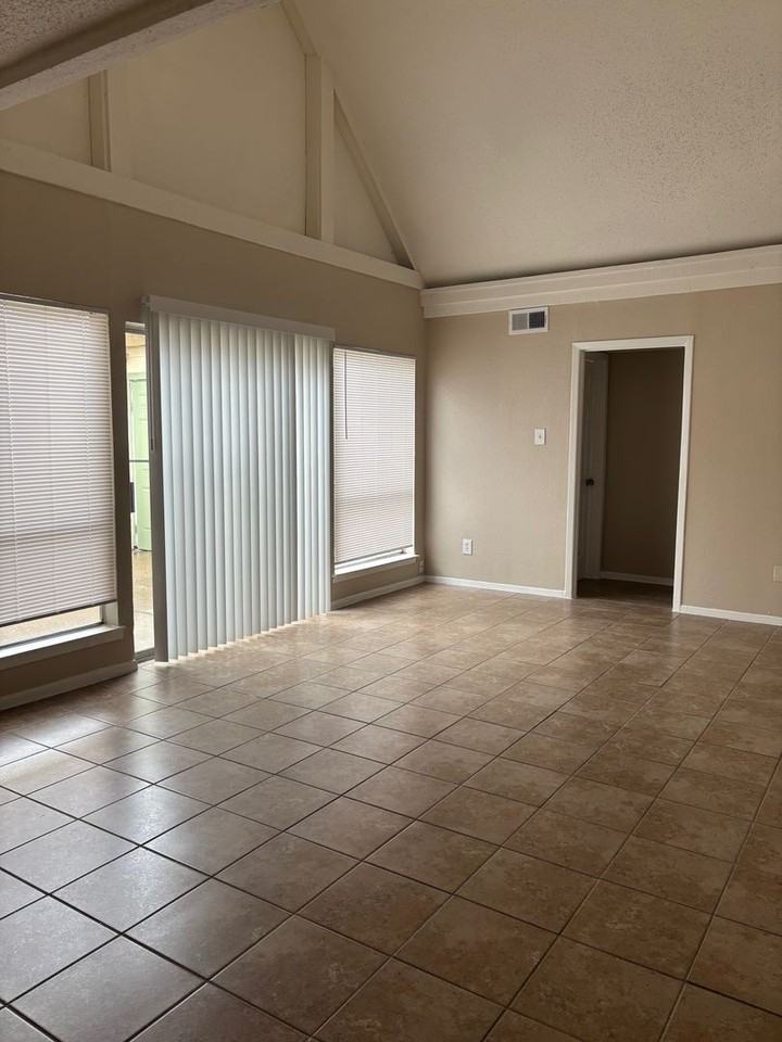 Crossway Apartments - Photo 4 of 50
