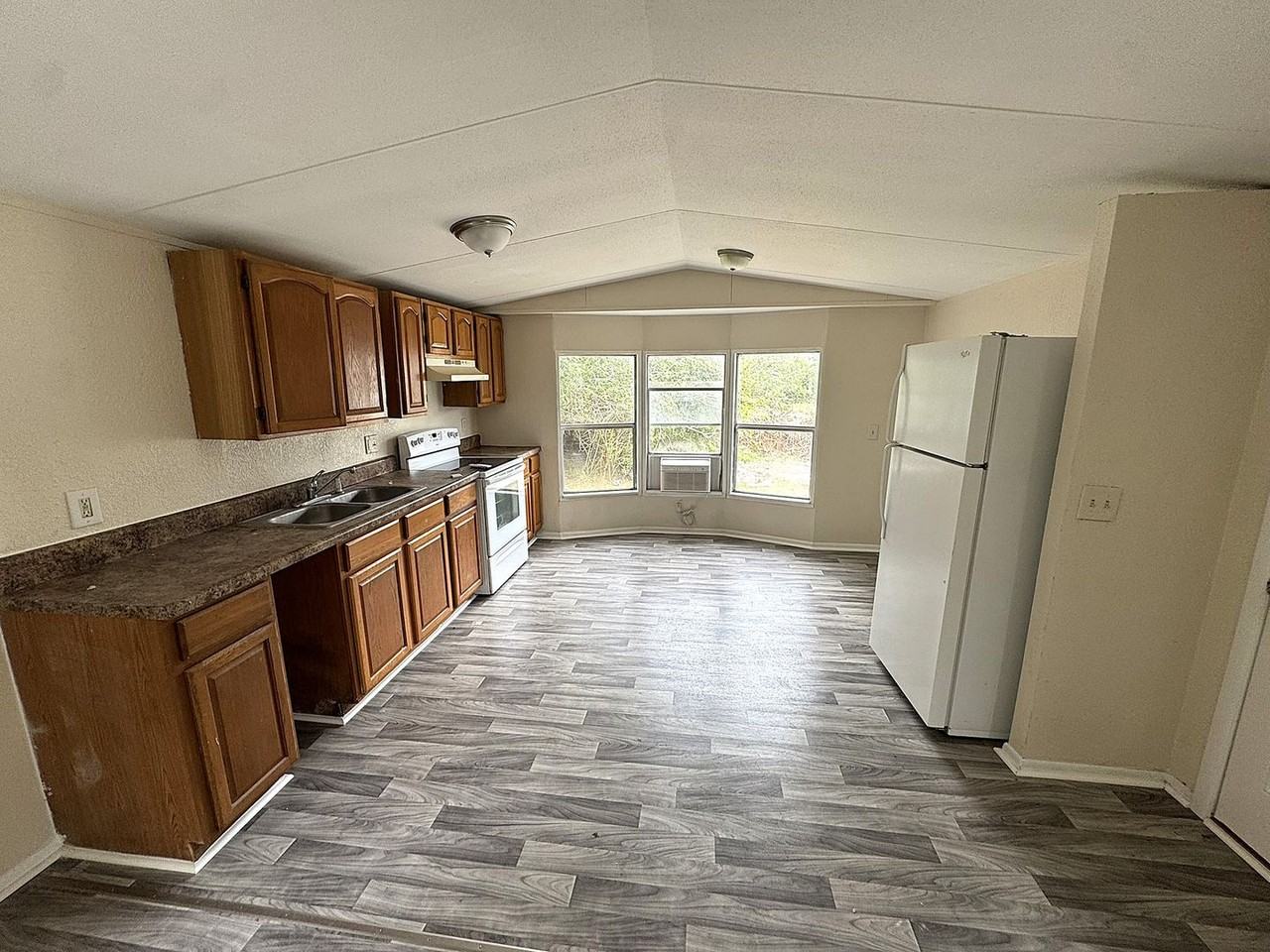 6502 Sandra Dr - Photo 5 of 8