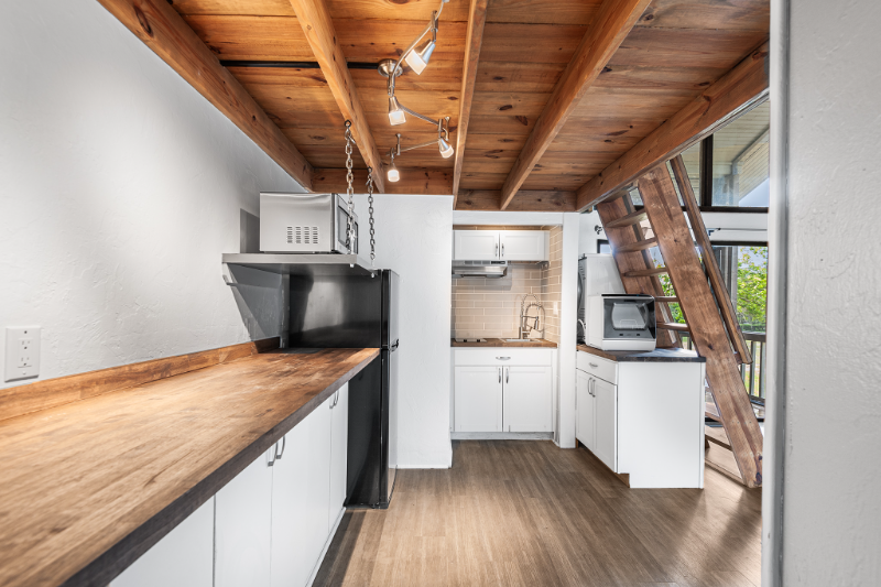 2036 Canterbury Drive - Photo 3 of 24