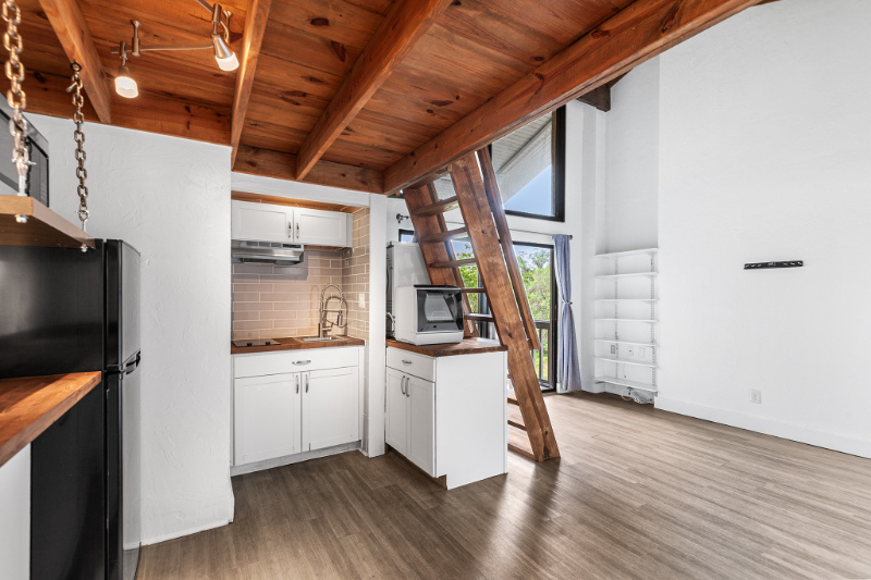 2036 Canterbury Drive - Photo 4 of 24