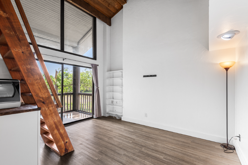 2036 Canterbury Drive - Photo 6 of 24